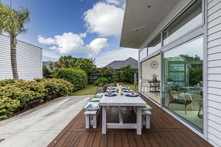 Photo of property in 8a Wairere Road, Torbay, Auckland, 0630