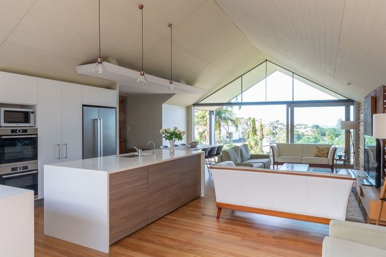 Photo of property in 26 Aotearoa Terrace, Murrays Bay, Auckland, 0630