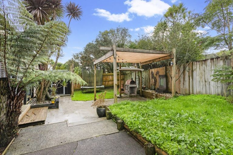 Photo of property in 26 Brunner Road, Glen Eden, Auckland, 0602