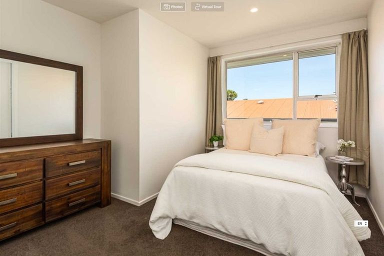 Photo of property in 32 Ambleside Drive, Burnside, Christchurch, 8053