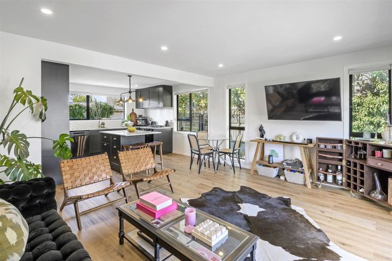 Photo of property in 2/74a Jeffreys Road, Fendalton, Christchurch, 8052