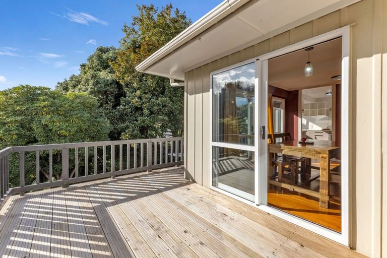 Photo of property in 50 Seaview Road, Marfell, New Plymouth, 4310