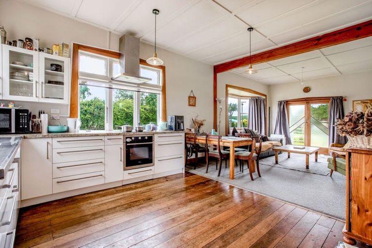 Photo of property in 98 Regent Street, Pahiatua, 4910