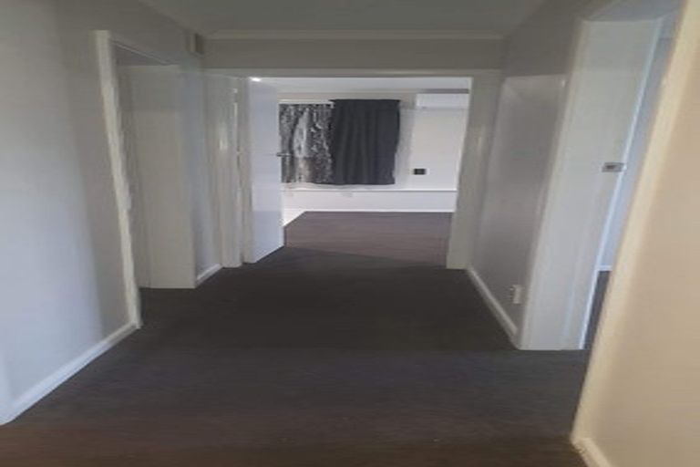 Photo of property in 39 Korau Grove, Stokes Valley, Lower Hutt, 5019