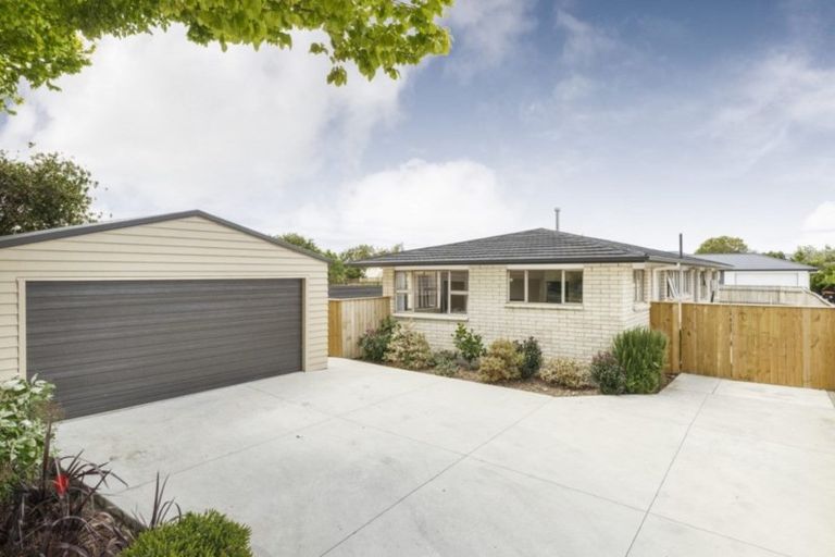 Photo of property in 23a John F Kennedy Drive, Milson, Palmerston North, 4414