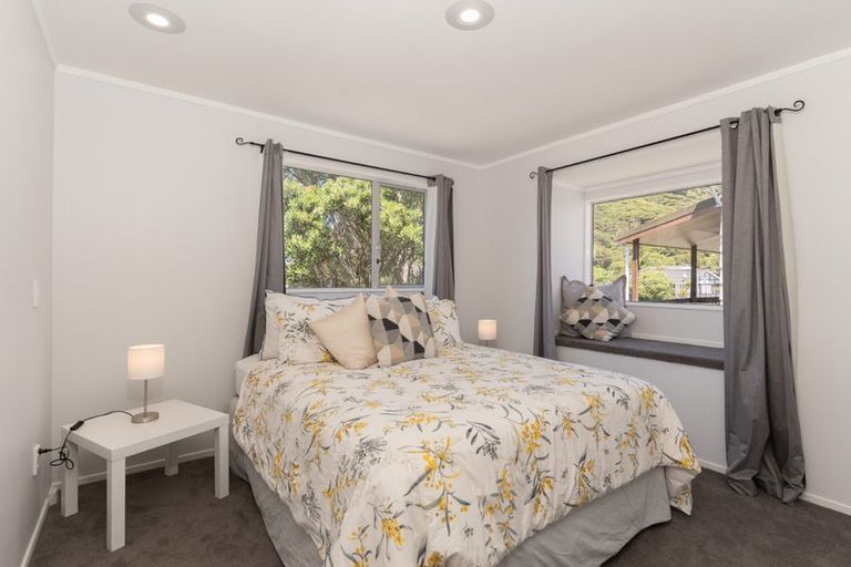Photo of property in 6 Bowline Place, Whitby, Porirua, 5024