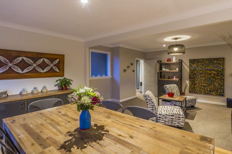 Photo of property in 26 Atkinson Road, Titirangi, Auckland, 0604