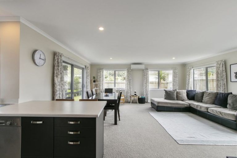 Photo of property in 14 Reubens Farm Lane, Taita, Lower Hutt, 5011