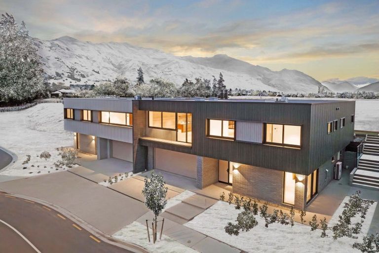 Photo of property in 27 Rubus Street, Wanaka, 9382