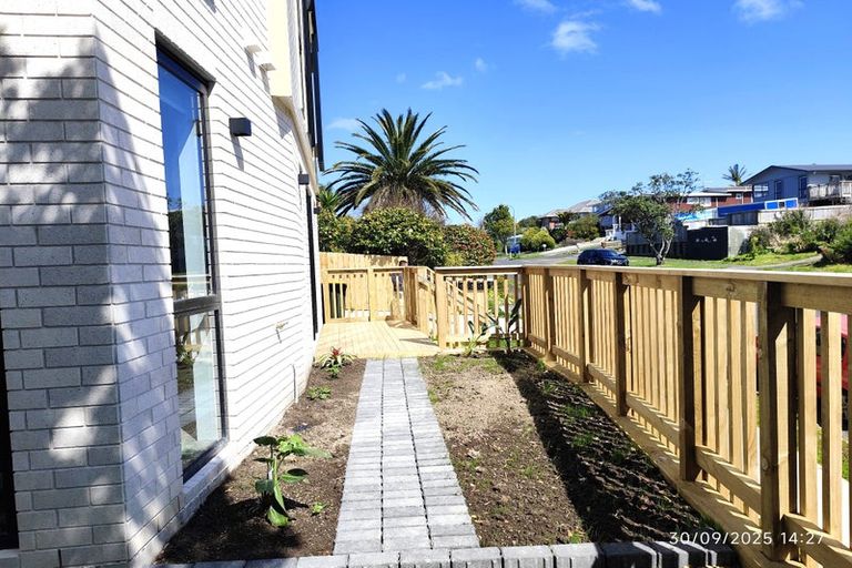 Photo of property in 4 Chatsworth Crescent, Pakuranga Heights, Auckland, 2010