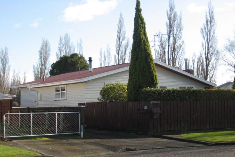 Photo of property in 5 Yule Grove, Greytown, 5712