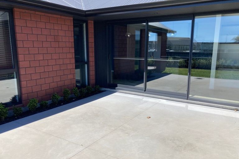 Photo of property in 70 Te Wharo Drive, Papamoa, 3118