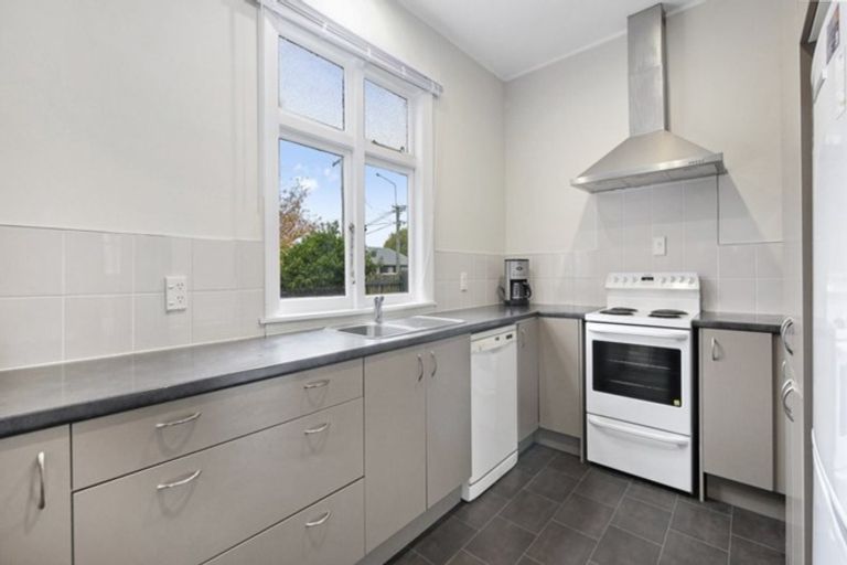 Photo of property in 4 Lionel Street, Avonside, Christchurch, 8061