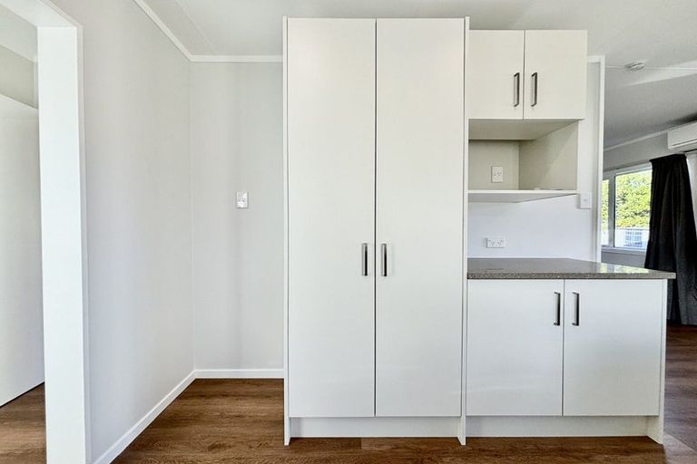 Photo of property in 350 Wellington Road, Wainuiomata, Lower Hutt, 5014