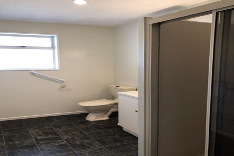 Photo of property in 70a Straven Road, Fendalton, Christchurch, 8014