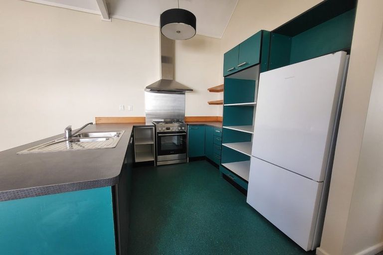 Photo of property in 23 Milton Street, Berhampore, Wellington, 6023