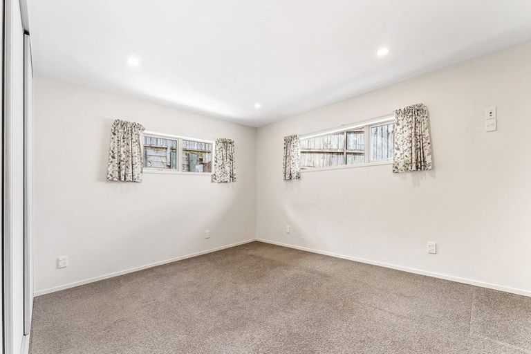 Photo of property in 52 D'oyly Drive, Stanmore Bay, Whangaparaoa, 0932