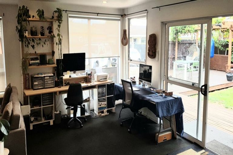 Photo of property in 14b Castile Place, Belfast, Christchurch, 8051