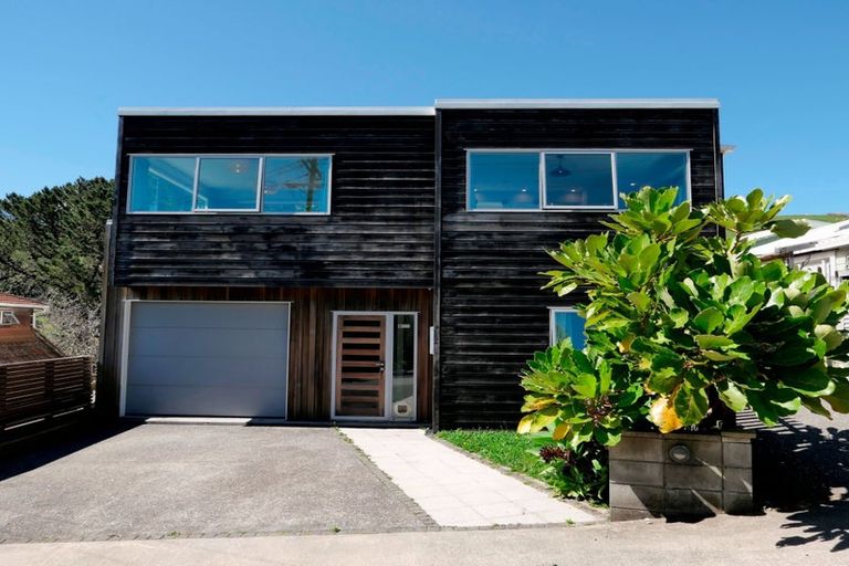 Photo of property in 90 Muri Road, Pukerua Bay, Porirua, 5026