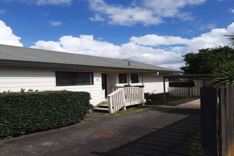 Photo of property in 2/13 Coubray Place, Botany Downs, Auckland, 2010