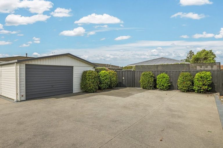 Photo of property in 780 Main North Road, Belfast, Christchurch, 8051