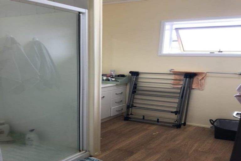 Photo of property in 2/104 Carlisle Road, Browns Bay, Auckland, 0632