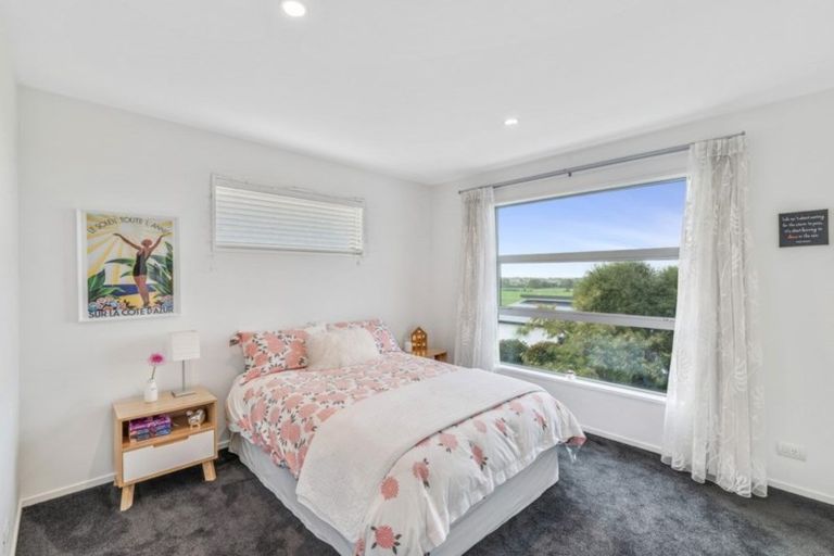 Photo of property in 16 Ravensdale Rise, Westmorland, Christchurch, 8025