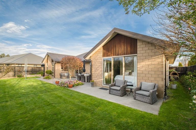 Photo of property in 4 Loeb Place, Rolleston, 7614