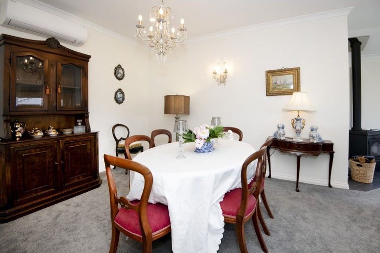 Photo of property in 14 Rutland Place, Taradale, Napier, 4112