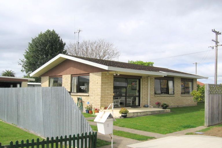 Photo of property in 1 Karaka Road, Otumoetai, Tauranga, 3110