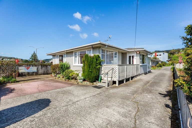 Photo of property in 45a Oxford Street, Tawa, Wellington, 5028