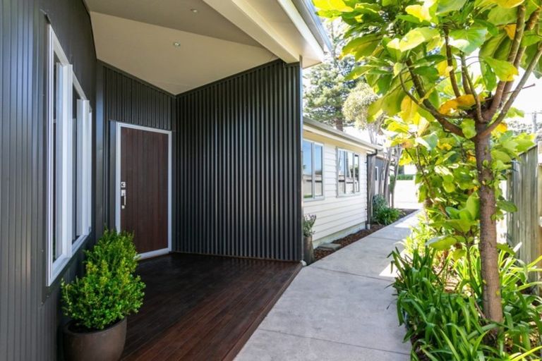 Photo of property in 28 Airini Road, Waimarama, Havelock North, 4294