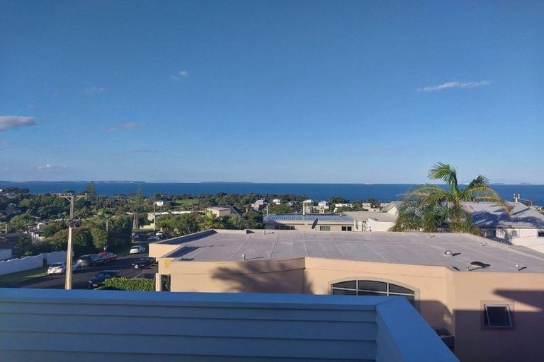 Photo of property in 2/65 Castor Bay Road, Castor Bay, Auckland, 0620