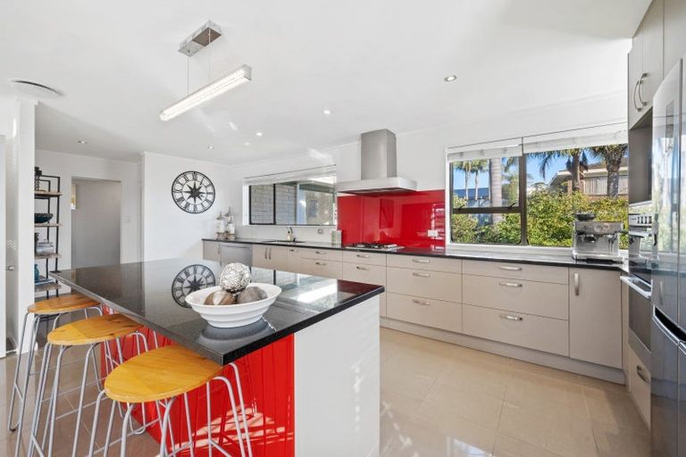 Photo of property in 15 Pigeon Mountain Road, Half Moon Bay, Auckland, 2012