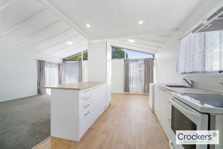 Photo of property in 2 Tuna Place, Manurewa, Auckland, 2102