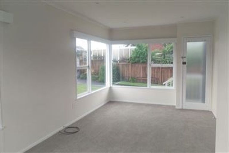 Photo of property in 1/2 Gordon Avenue, Milford, Auckland, 0620