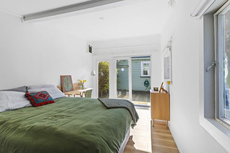 Photo of property in 39 Dee Street, Island Bay, Wellington, 6023