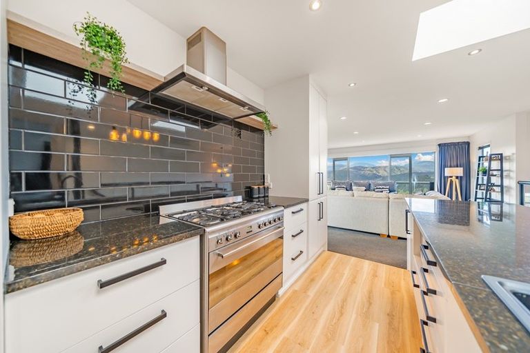 Photo of property in 75 Mount Marua Way, Timberlea, Upper Hutt, 5018