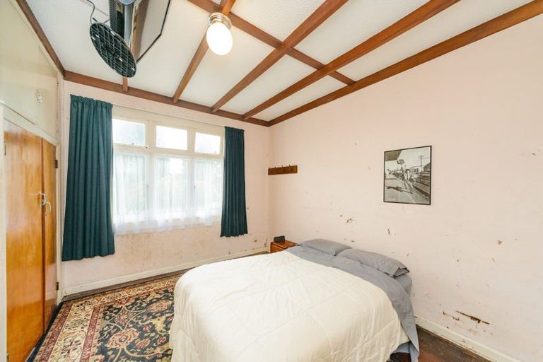 Photo of property in 42 Shamrock Street, Takaro, Palmerston North, 4412