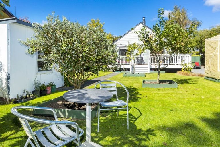 Photo of property in 81 Gemstone Drive, Birchville, Upper Hutt, 5018