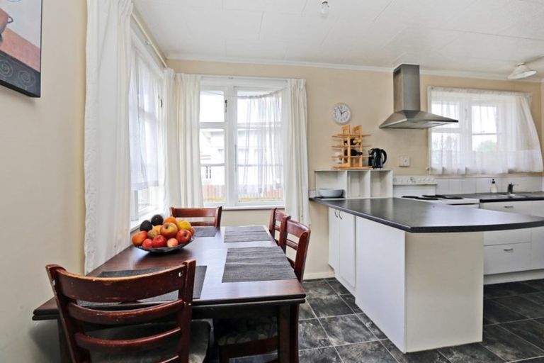 Photo of property in 1017 Saint Aubyn Street West, Saint Leonards, Hastings, 4120