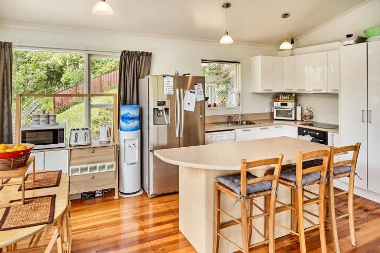 Photo of property in 19 Holmes Grove, Naenae, Lower Hutt, 5011