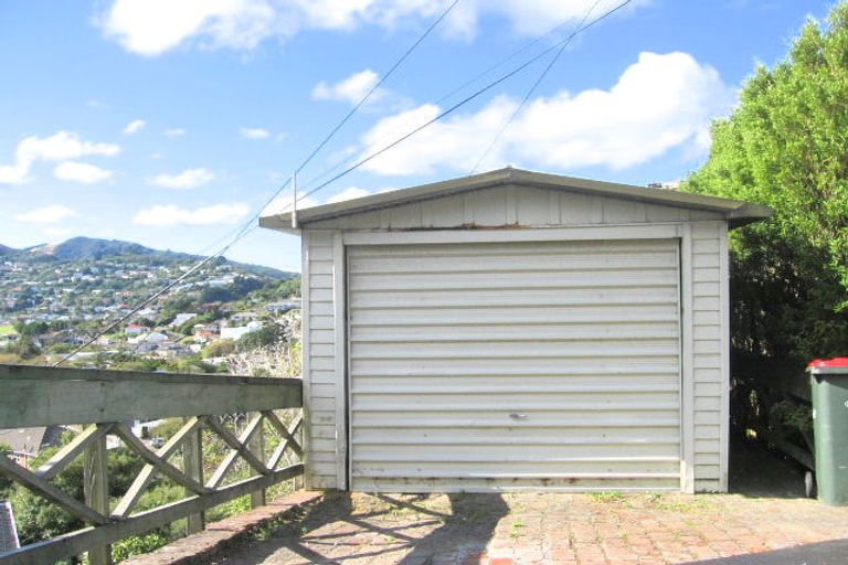 Photo of property in 5 Williamson Way, Karori, Wellington, 6012