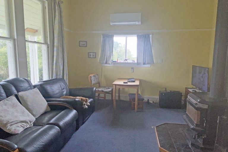 Photo of property in 11 May Street, Waiwera South, Clinton, 9584
