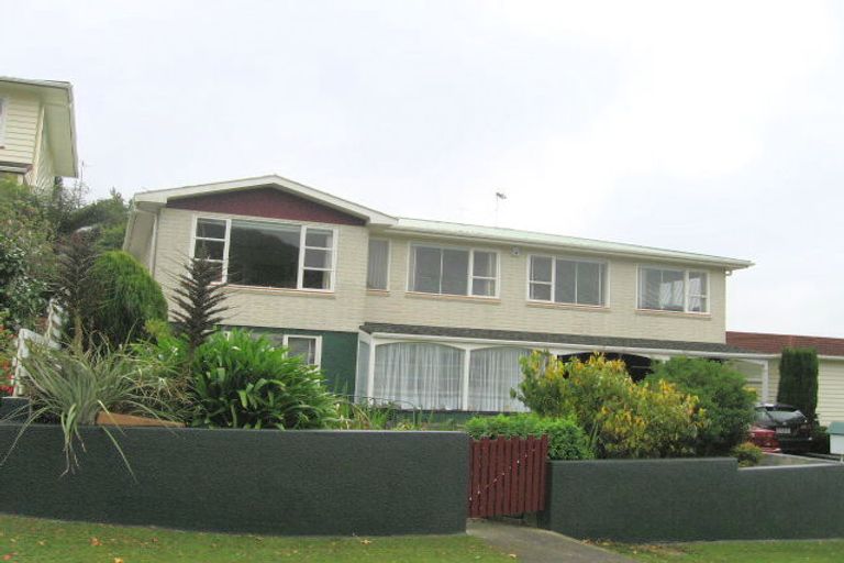 Photo of property in 12 Oriel Avenue, Tawa, Wellington, 5028