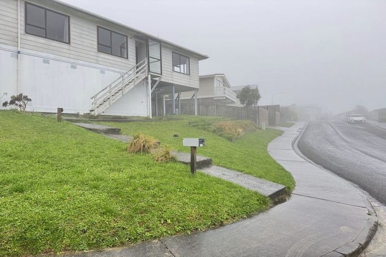 Photo of property in 15 Rice Crescent, Newlands, Wellington, 6037