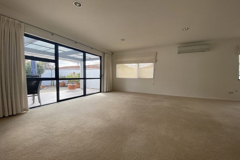 Photo of property in 2/90 Nile Road, Milford, Auckland, 0620