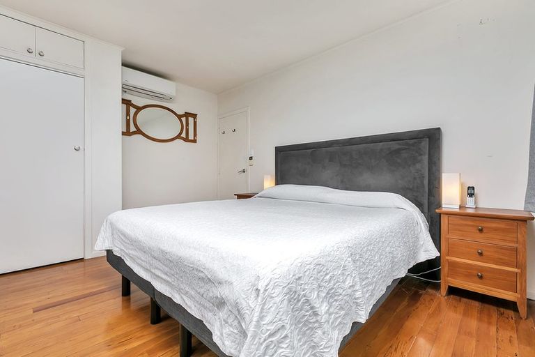 Photo of property in 11 James Street, Glenfield, Auckland, 0629