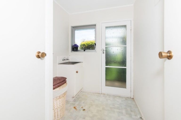 Photo of property in 1/47 Prince Regent Drive, Half Moon Bay, Auckland, 2012