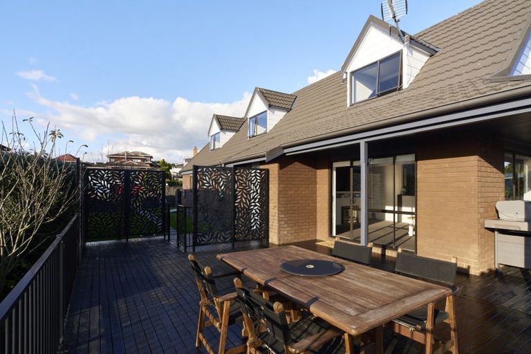 Photo of property in 4 Sophora Place, Totara Heights, Auckland, 2105